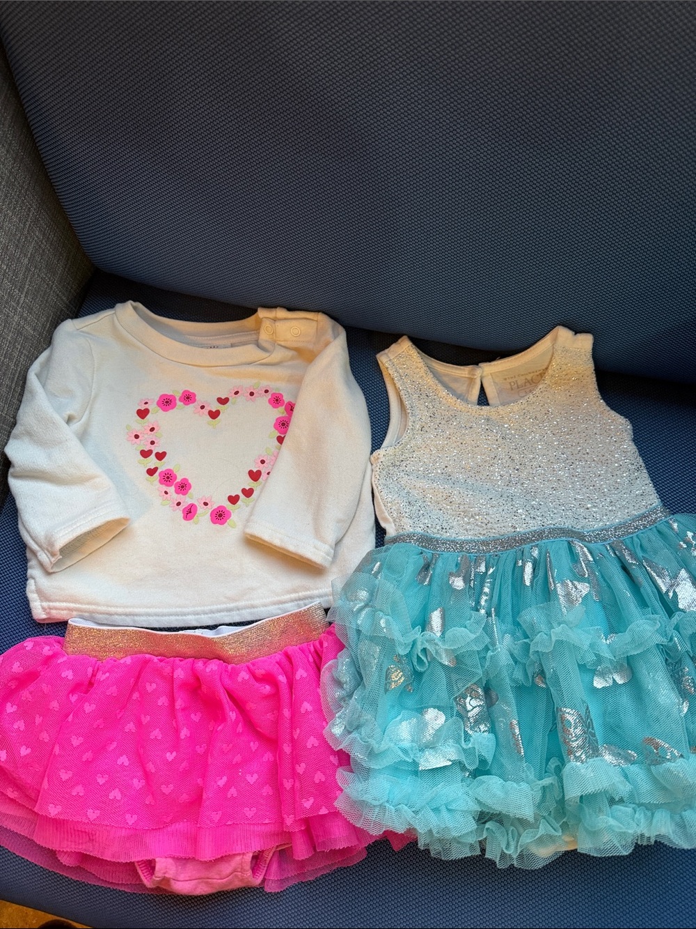 Beautiful Cat & Jack/children’s place 3/6 months baby girl dress/skirt set